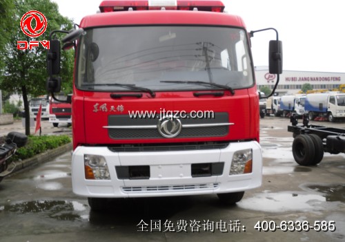 東風天錦消防車（后面照片）