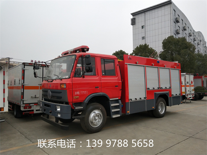 江特牌東風(fēng)5噸水罐消防車(chē)