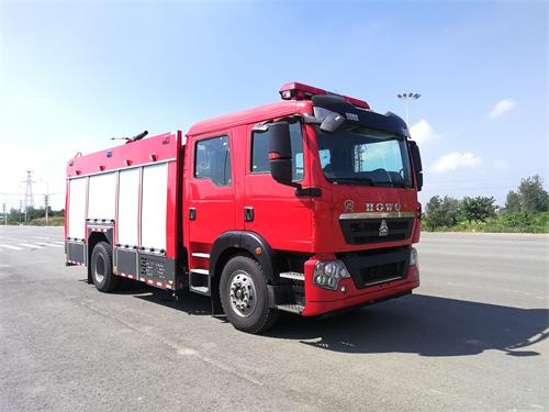 豪沃重汽6.1噸水罐消防車(chē)