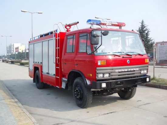 東風(fēng)153泡沫消防車(chē)(7噸)