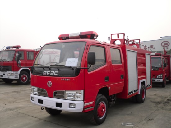東風(fēng)多利卡水罐/泡沫消防車